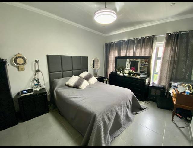 2 BEDROOM RETIREMENT UNIT TO LET IN DANA BAY